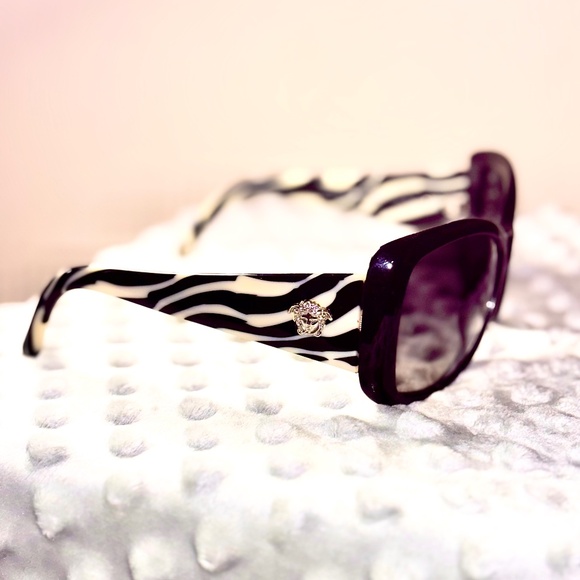 Versace Zebra Print Sunglasses 🖤🤍 - Picture 2 of 9